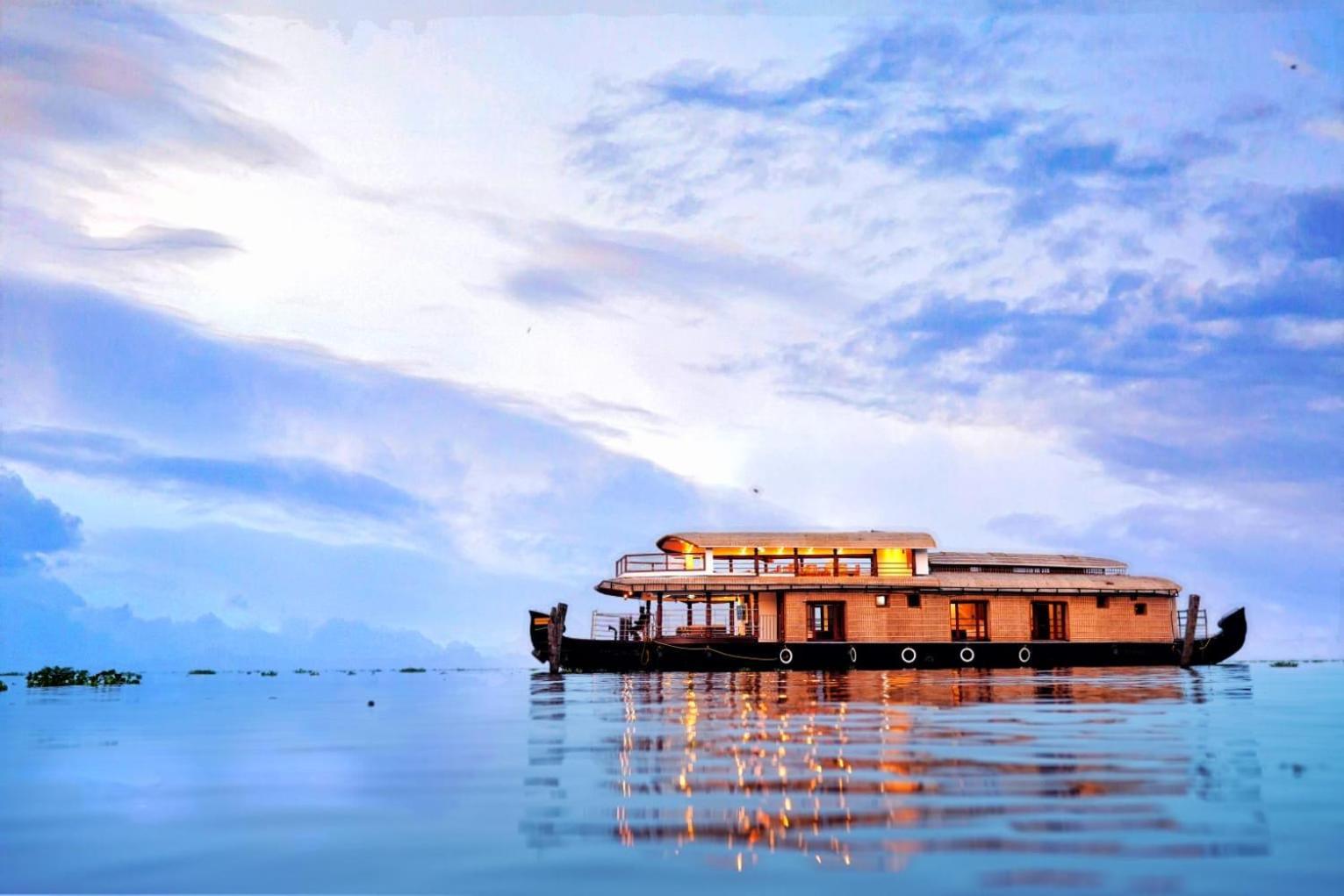 Indraprasthamlakecruise Alappuzha Exteriör bild