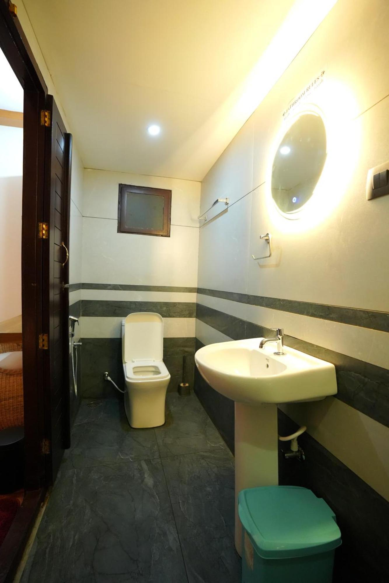 Indraprasthamlakecruise Alappuzha Exteriör bild