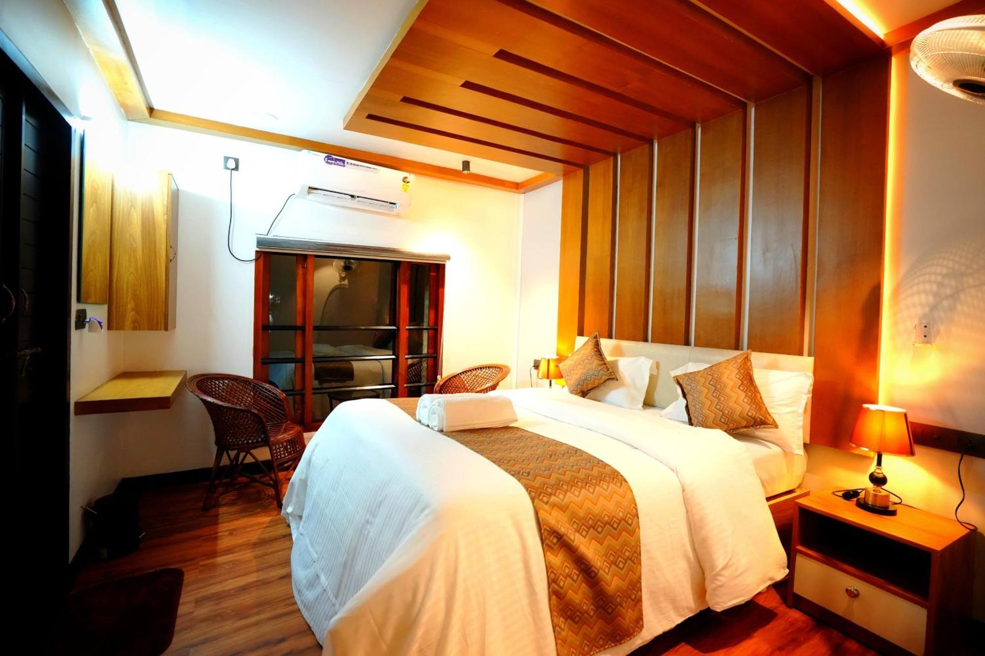 Indraprasthamlakecruise Alappuzha Exteriör bild
